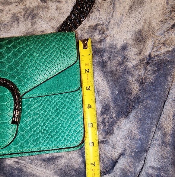 VERA PELLE MADE IN ITALY LEATHER VUBRANT GREEN HEAVY CHAIN STRAP CROSSBODY PURSE - Picture 7 of 8